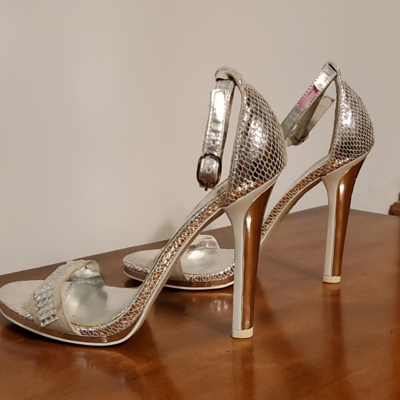 Baby Phat Shoes - Baby Phat silver snakeskin pattern heels